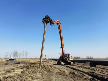 工程设备销售租赁、劳动分包等相关业务